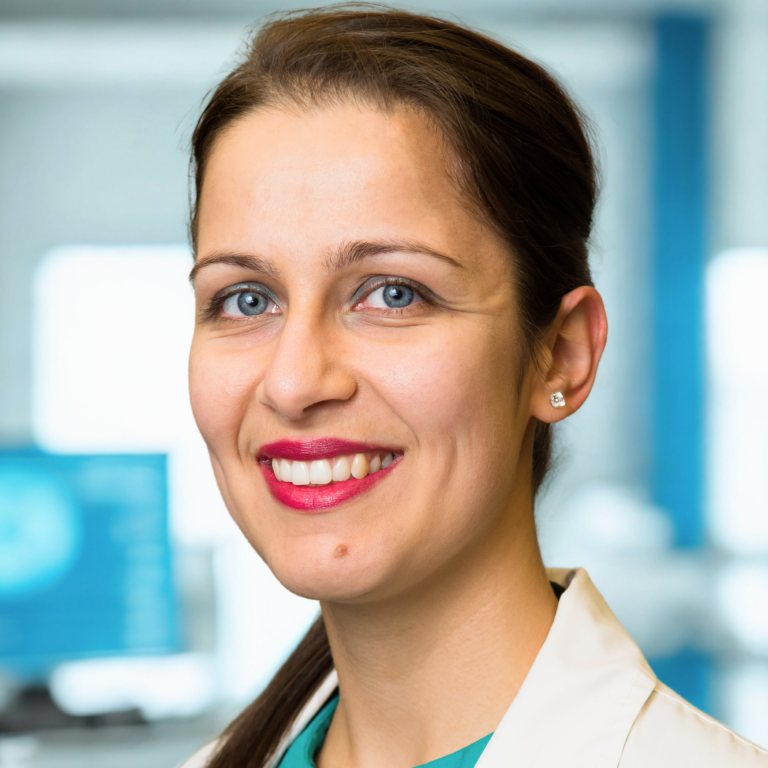 Адриана Камбурова (1) (1)